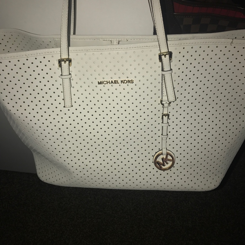 White Michael Kors jet set tote